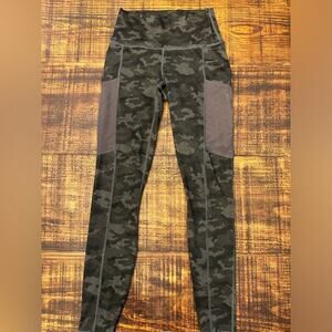 EUC- Fabletics Powerhold Leggings with Pockets